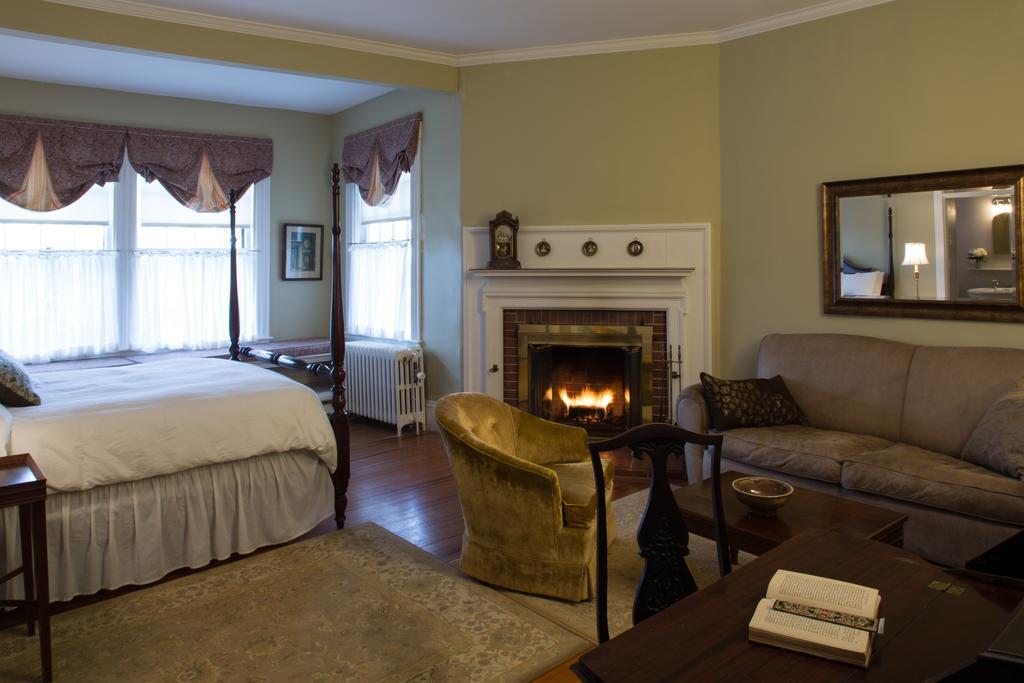 The Manor Inn Castine Екстер'єр фото